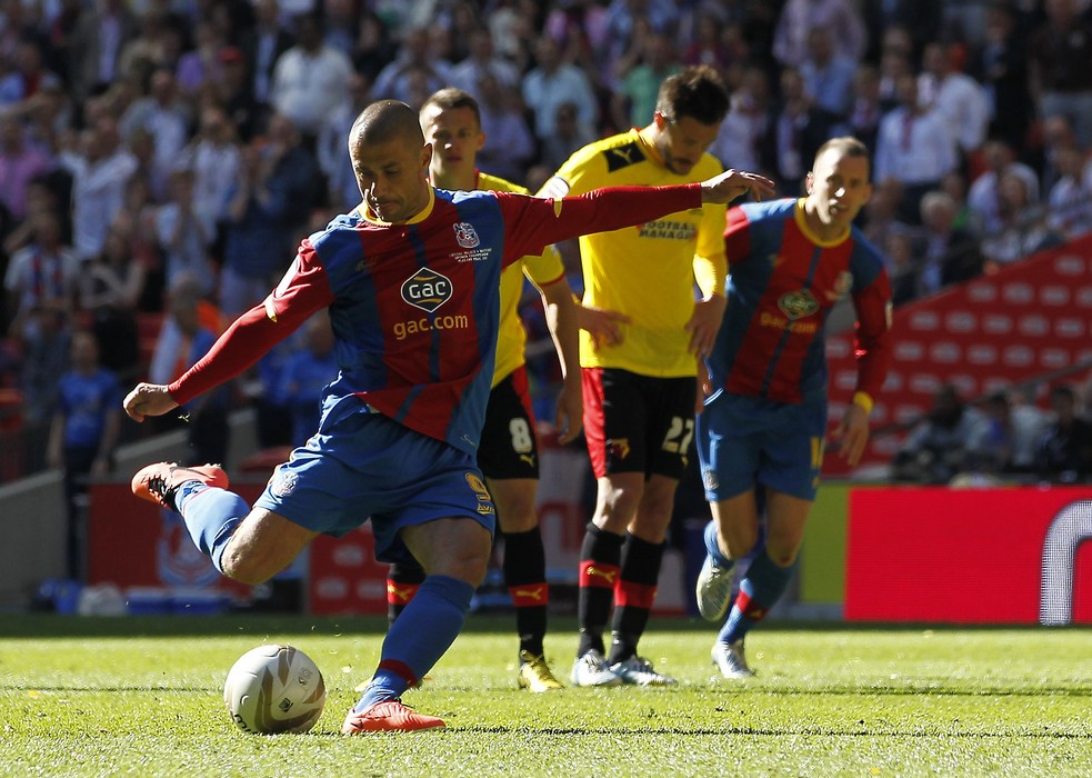 C7娱乐app下载-关于华拉尔主场击败哈德斯菲尔德，实现保级的信息